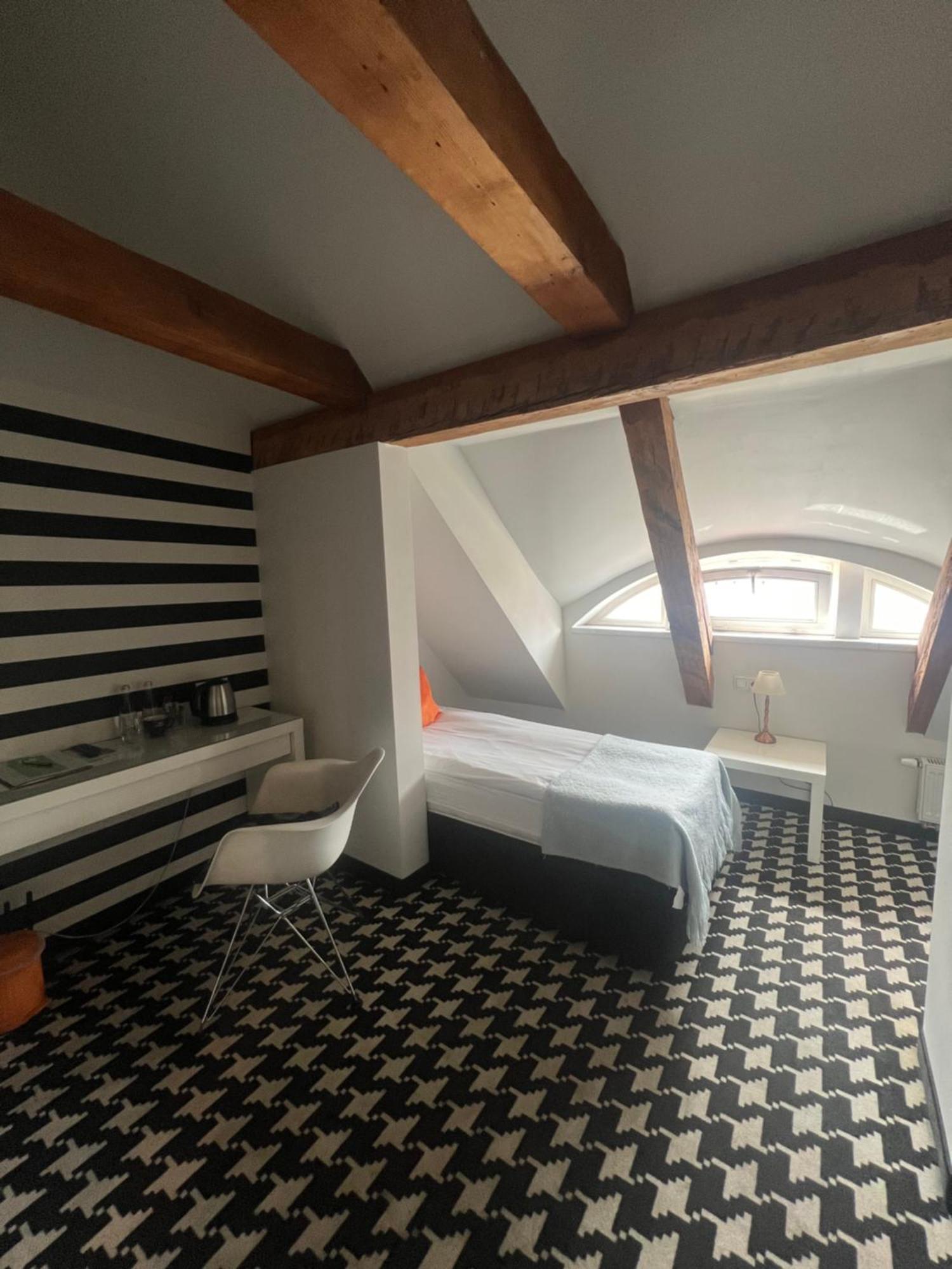 Hostel Plac Kolegiacki พอซนาน ภายนอก รูปภาพ